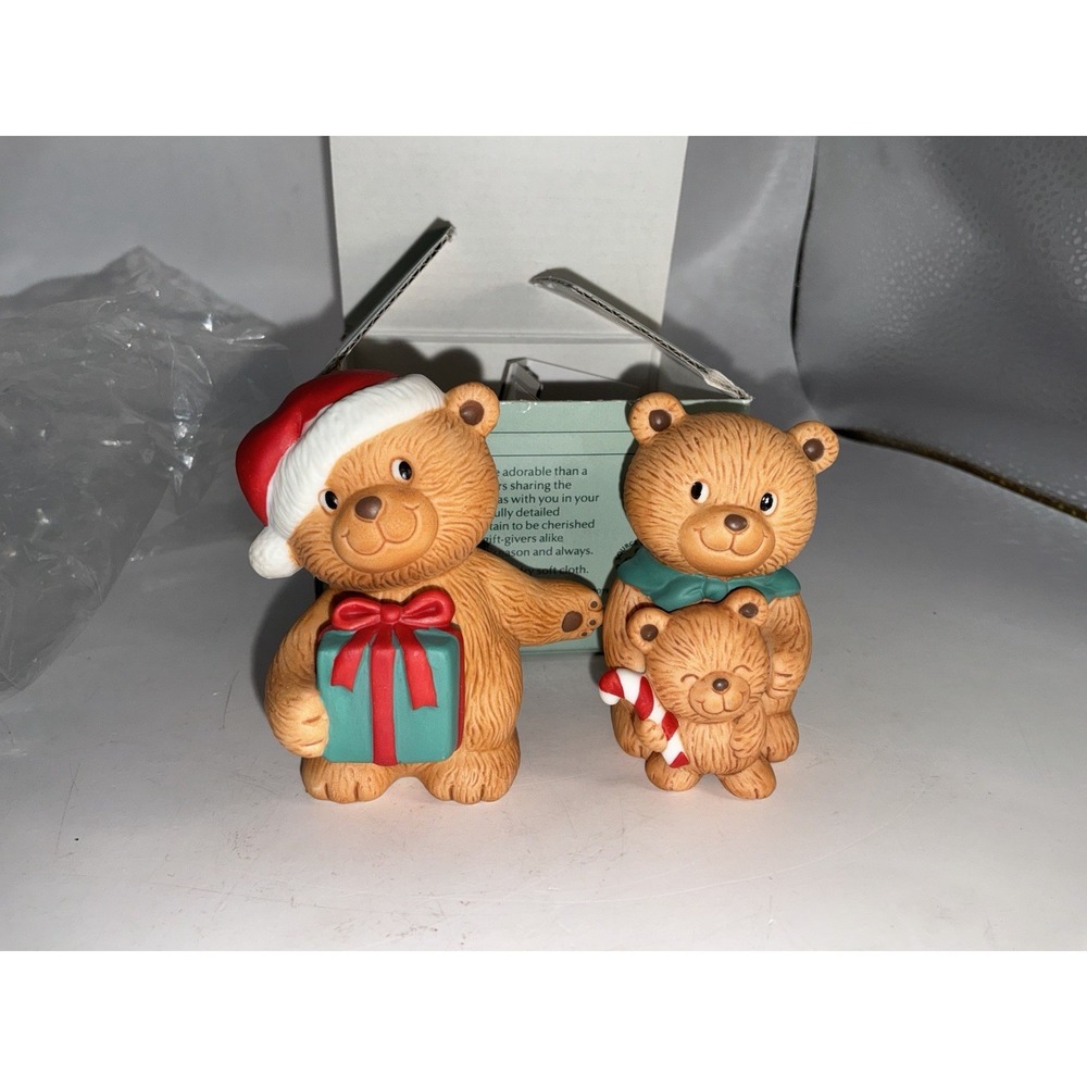 Vintage 1990 Avon Holiday Hugs Porcelain Bear Figurine Christmas Set EUC